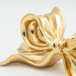 Χρυσός διακοσμητικός φιόγκος polyresin 26,5x13x10,5 εκ. - Image 2
